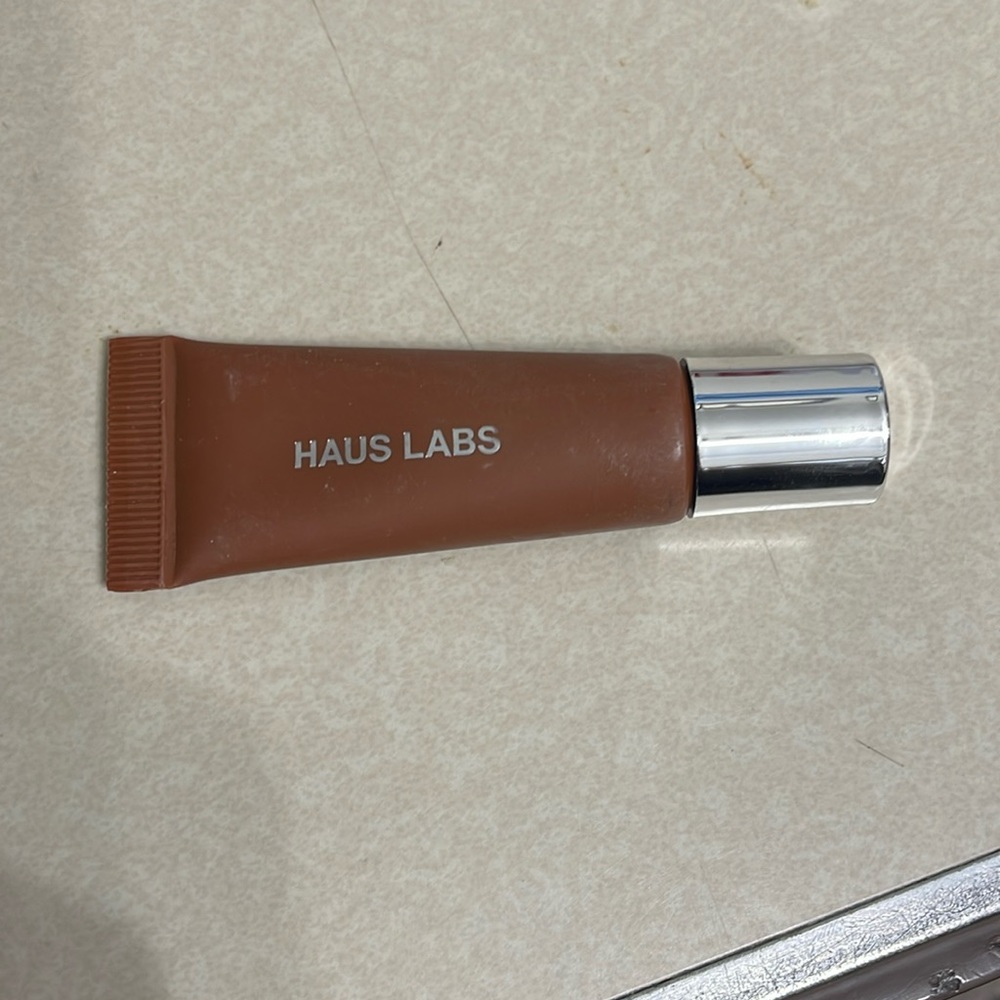 HAUS LABS by lady Gaga cream eye shadow